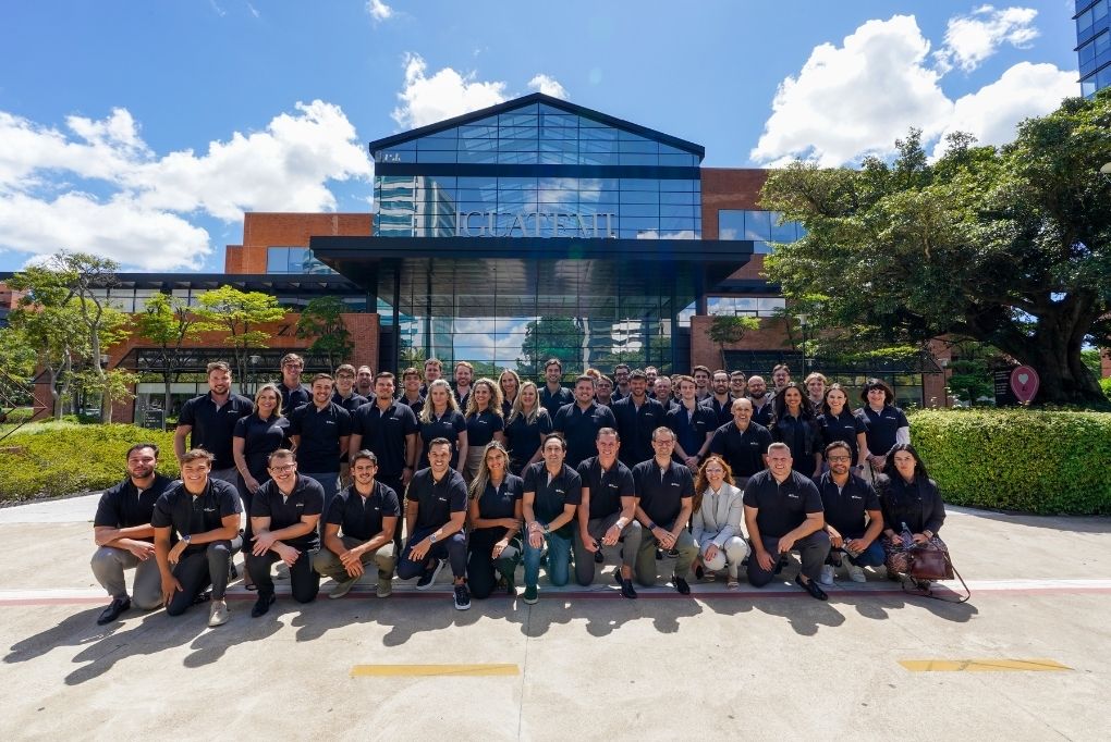 im-ready-success-portrait-handsome-businessman-standing-boardroom-during-meeting (2) 1